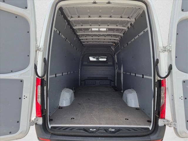 Used 2024 Mercedes-Benz Sprinter 2500 w/ Acoustic Package image 16