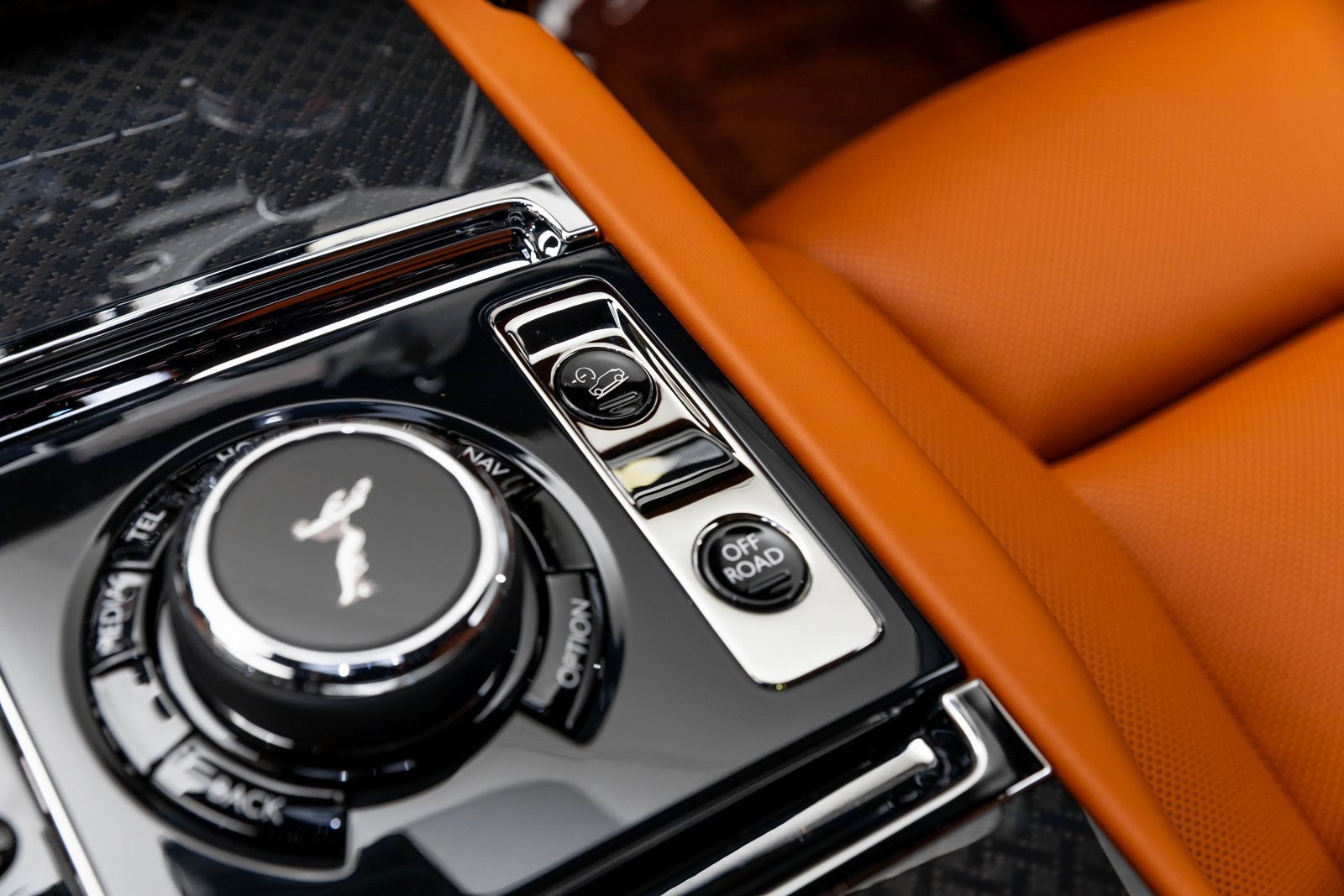 New 2026 Rolls-Royce Cullinan Black Badge image 30