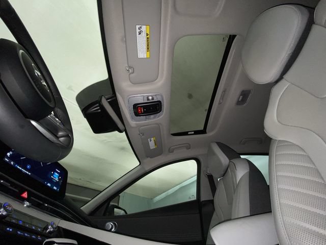 Used 2023 Hyundai Elantra Limited FWD image 22