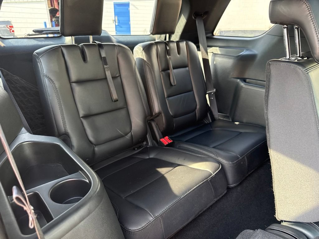 Used 2019 Ford Explorer XLT w/ Equipment Group 202A AWD/4WD image 43
