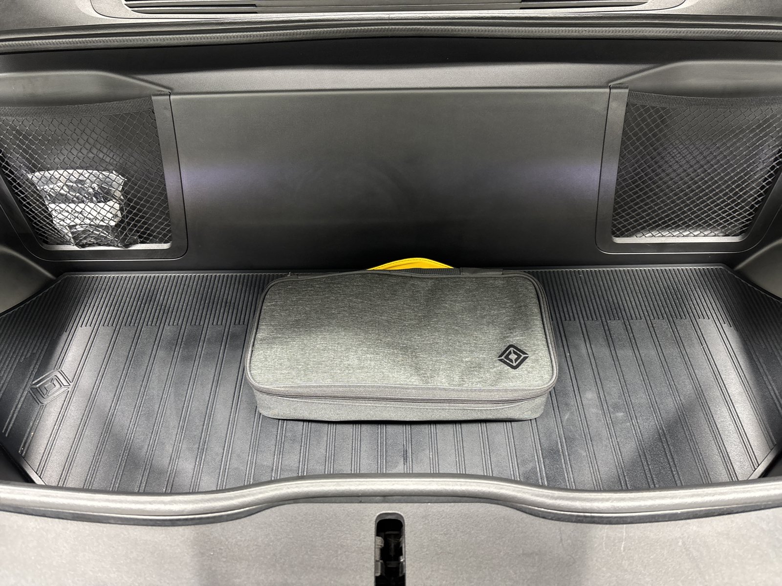 Used 2025 Rivian R1S Adventure AWD/4WD image 14
