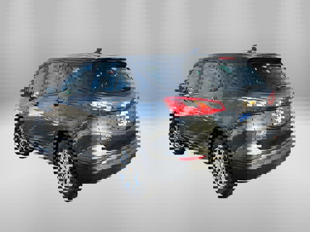 Used 2020 Chevrolet Equinox LS image 2