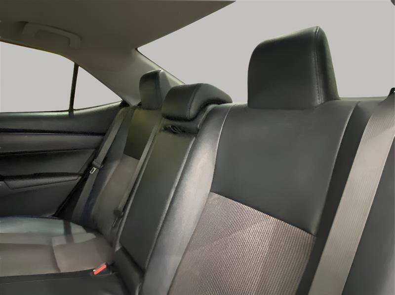 Used 2018 Toyota Corolla SE w/ Carpet Mat Package (TMS) FWD image 11