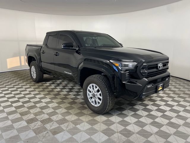 Used 2025 Toyota Tacoma SR5 AWD/4WD image 26
