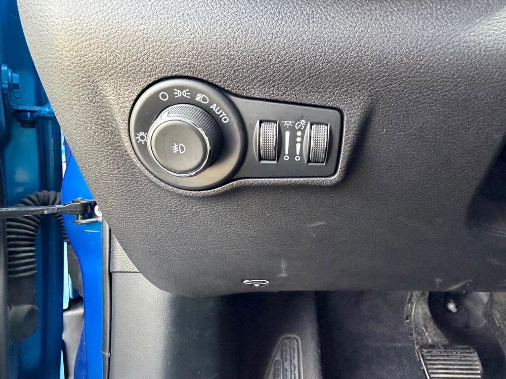 Used 2025 Jeep Compass Trailhawk AWD/4WD image 28