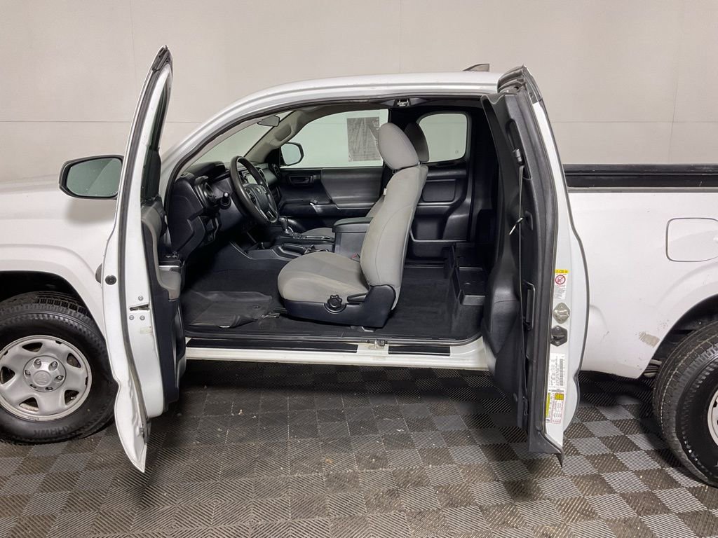 Used 2019 Toyota Tacoma SR image 28
