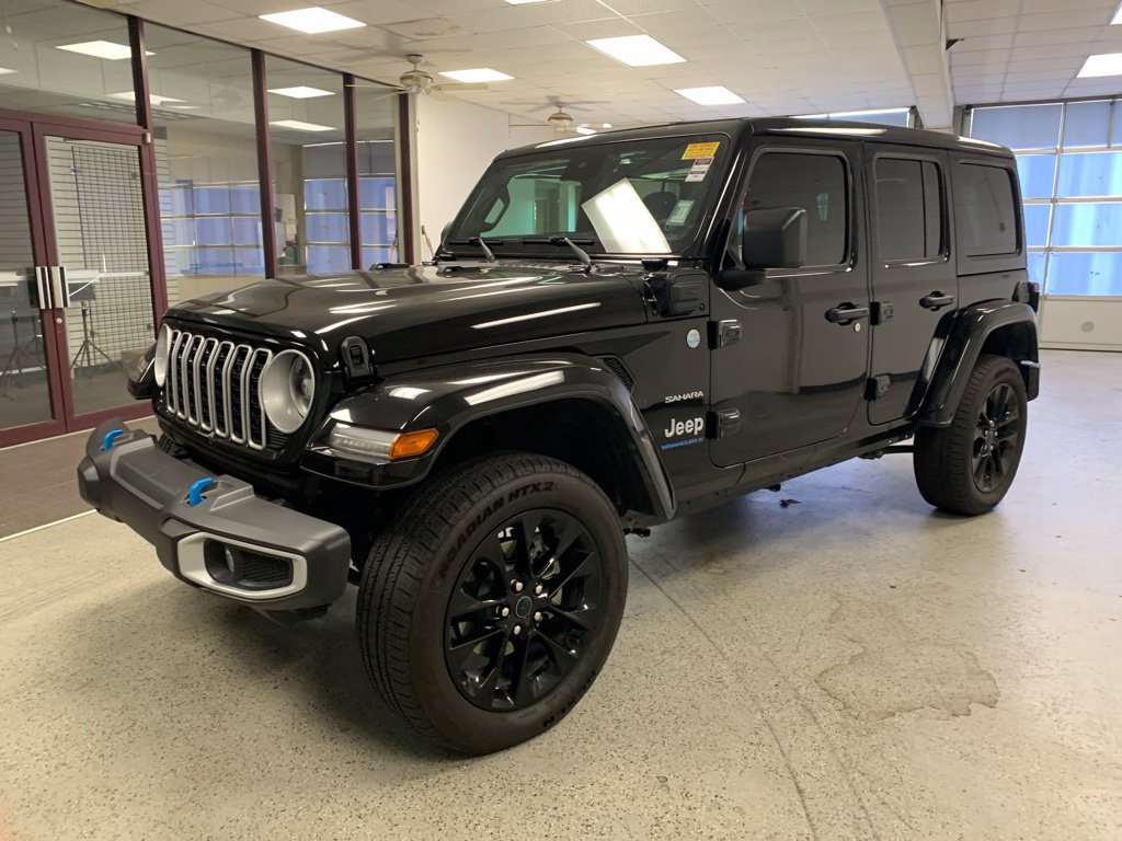 Used 2024 Jeep Wrangler Unlimited Sahara AWD/4WD image 2