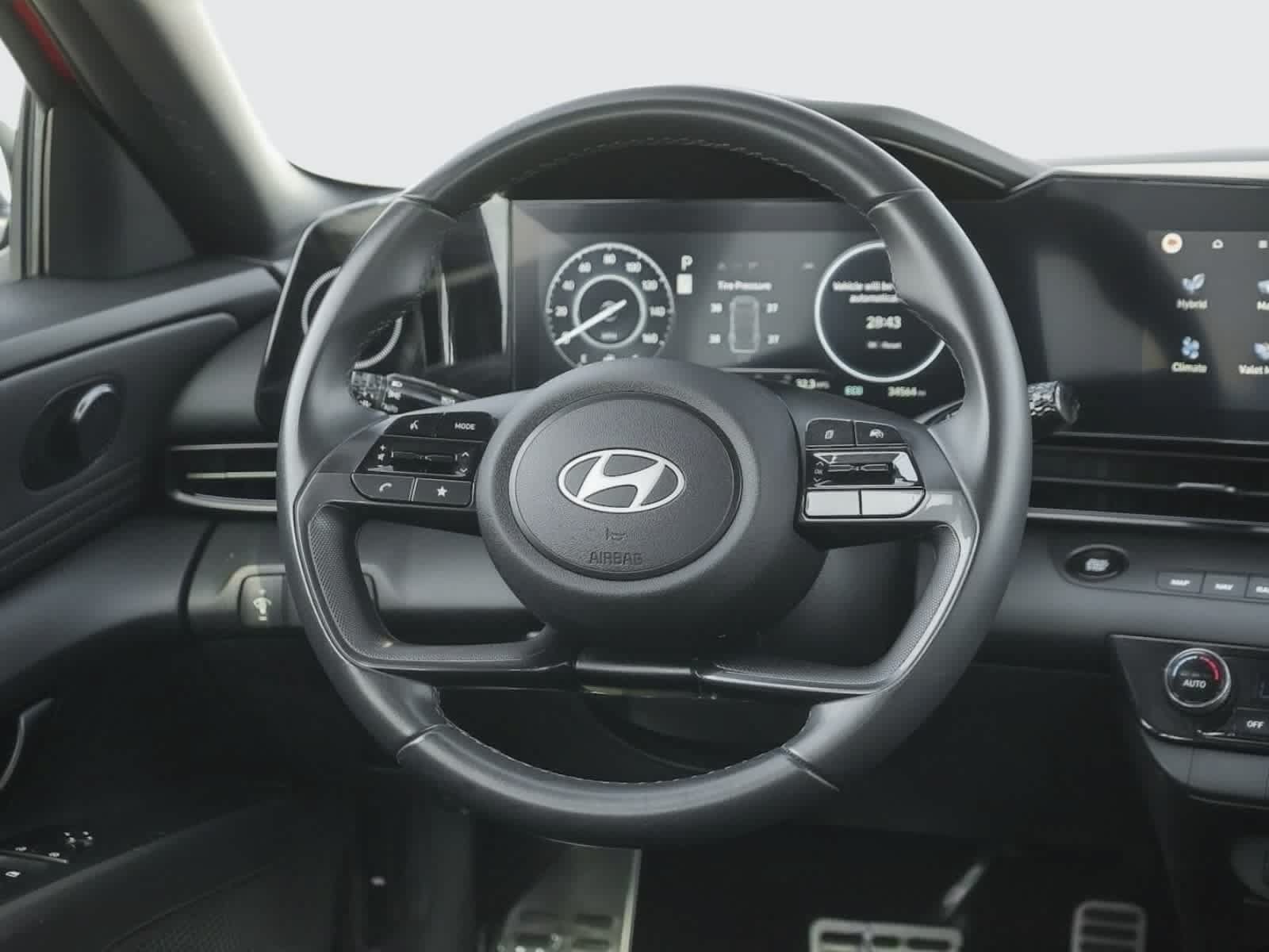 Used 2025 Hyundai Elantra SEL FWD image 19