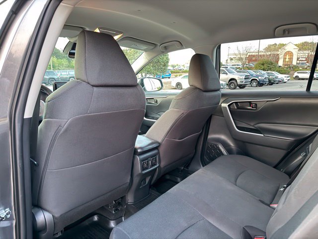 Used 2021 Toyota RAV4 LE AWD/4WD image 27