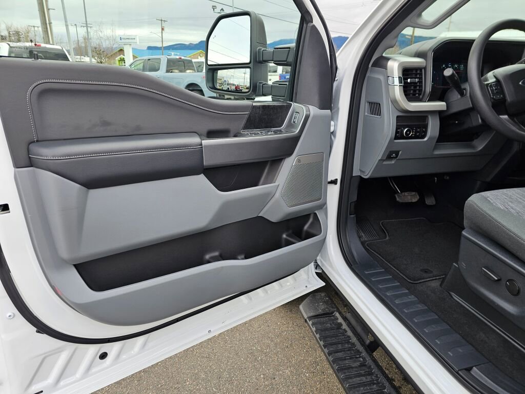 New 2026 Ford F350 XLT w/ XLT Premium Package image 11