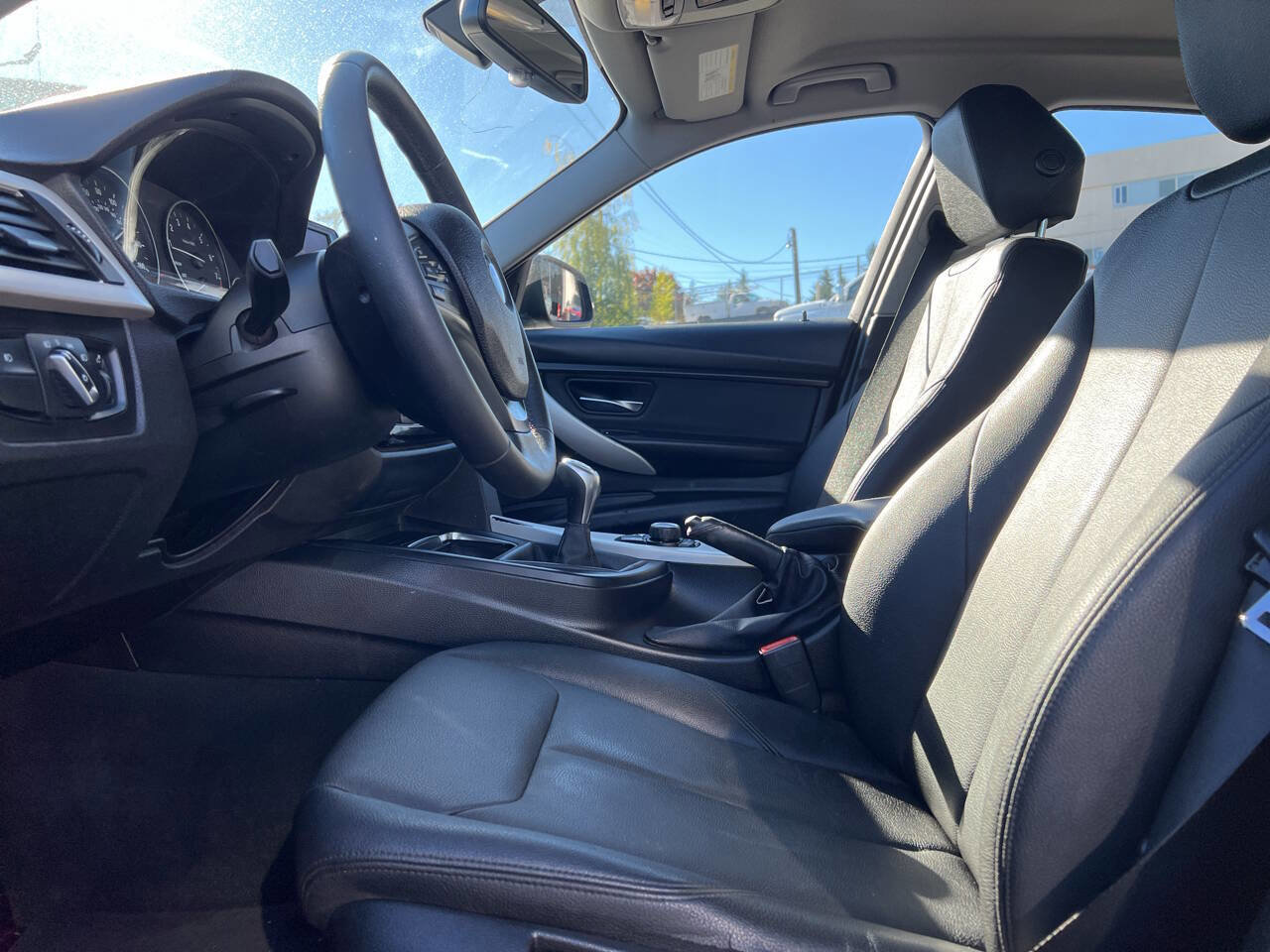 Used 2018 BMW 320i Sedan image 28