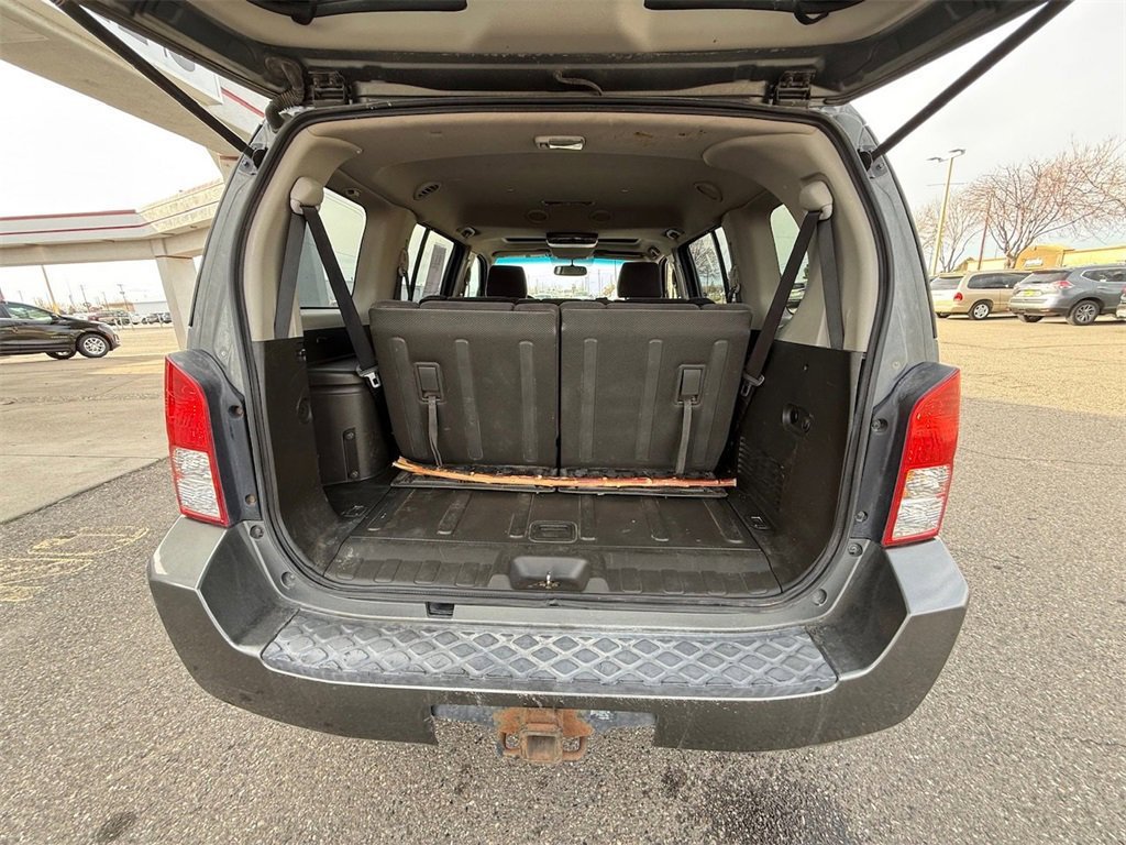 Used 2006 Nissan Pathfinder SE w/ (P01) Se Premium Pkg image 43
