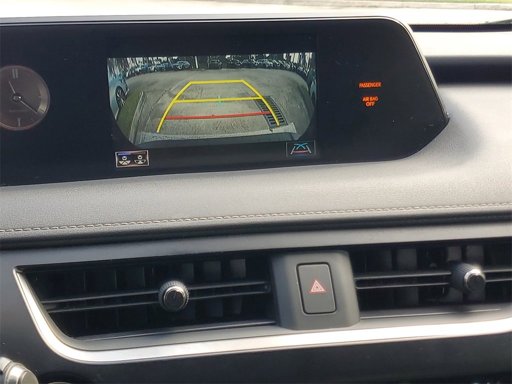 Used 2019 Lexus UX 200 image 25