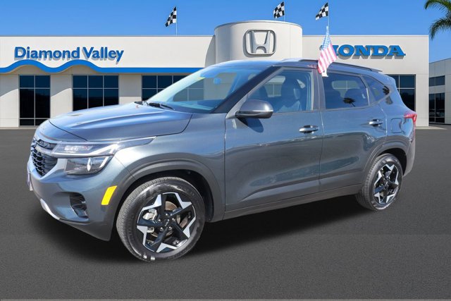 Used 2025 Kia Seltos S image 3