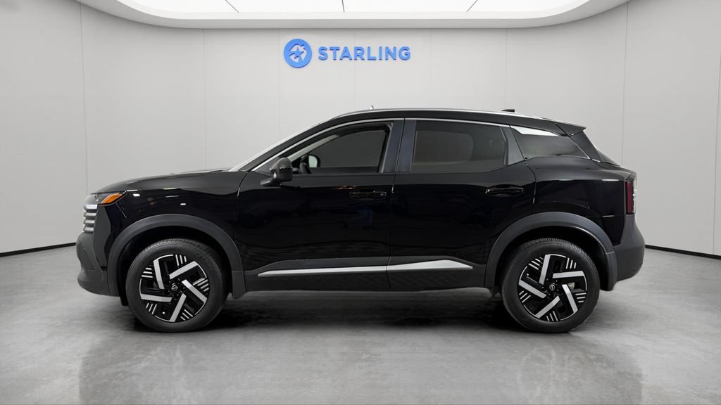 Used 2026 Nissan Kicks SV FWD image 3
