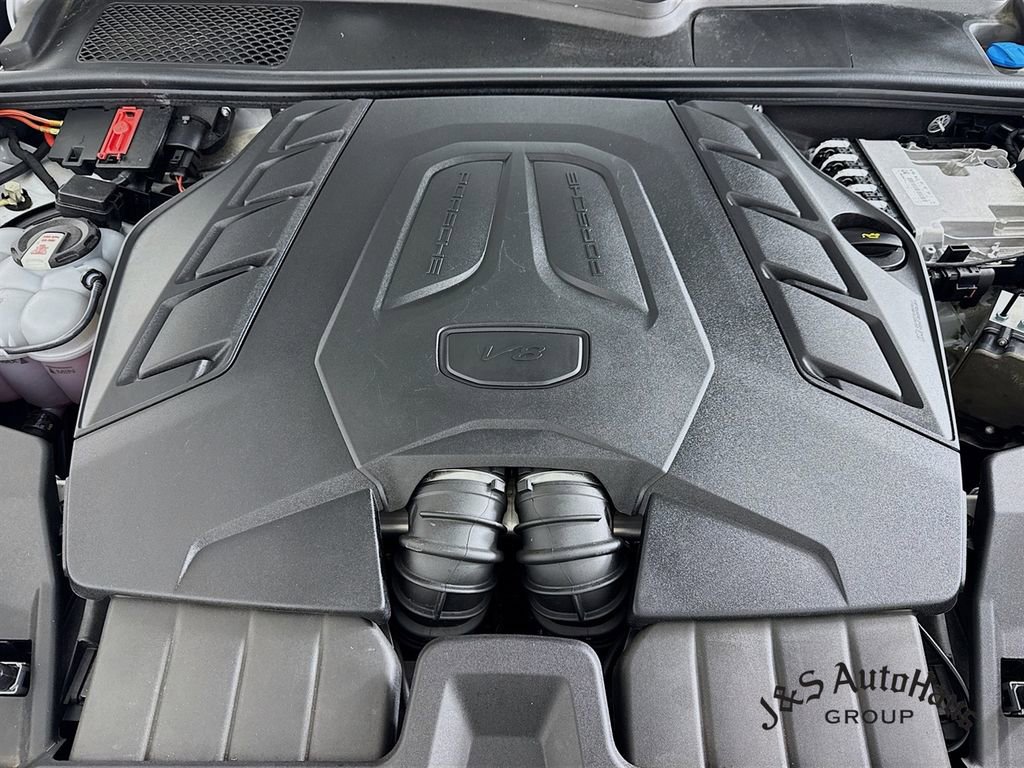 Used 2024 Porsche Cayenne S w/ Premium Package Plus image 37