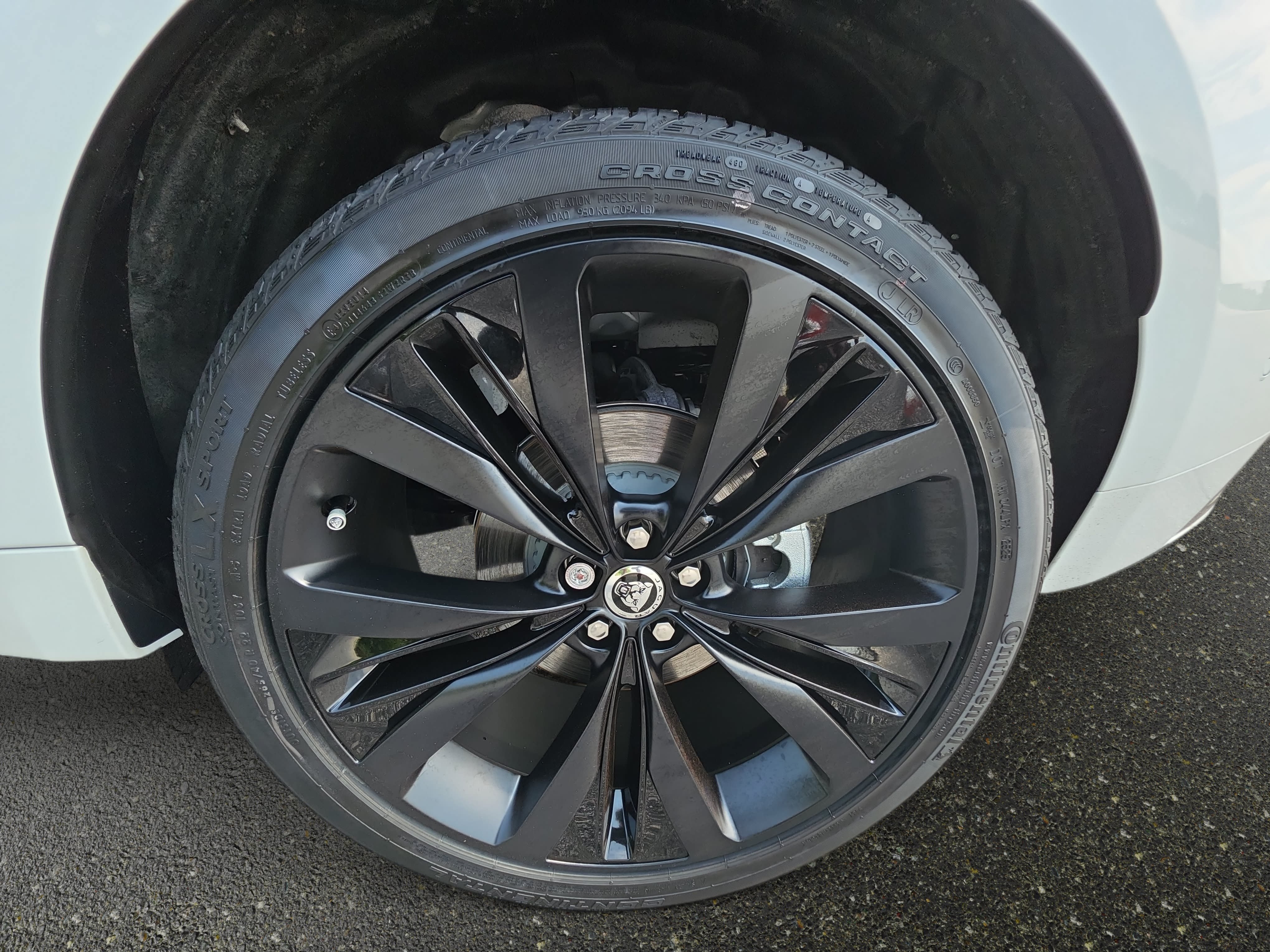 New 2026 Jaguar F-PACE R-Dynamic S AWD/4WD image 34