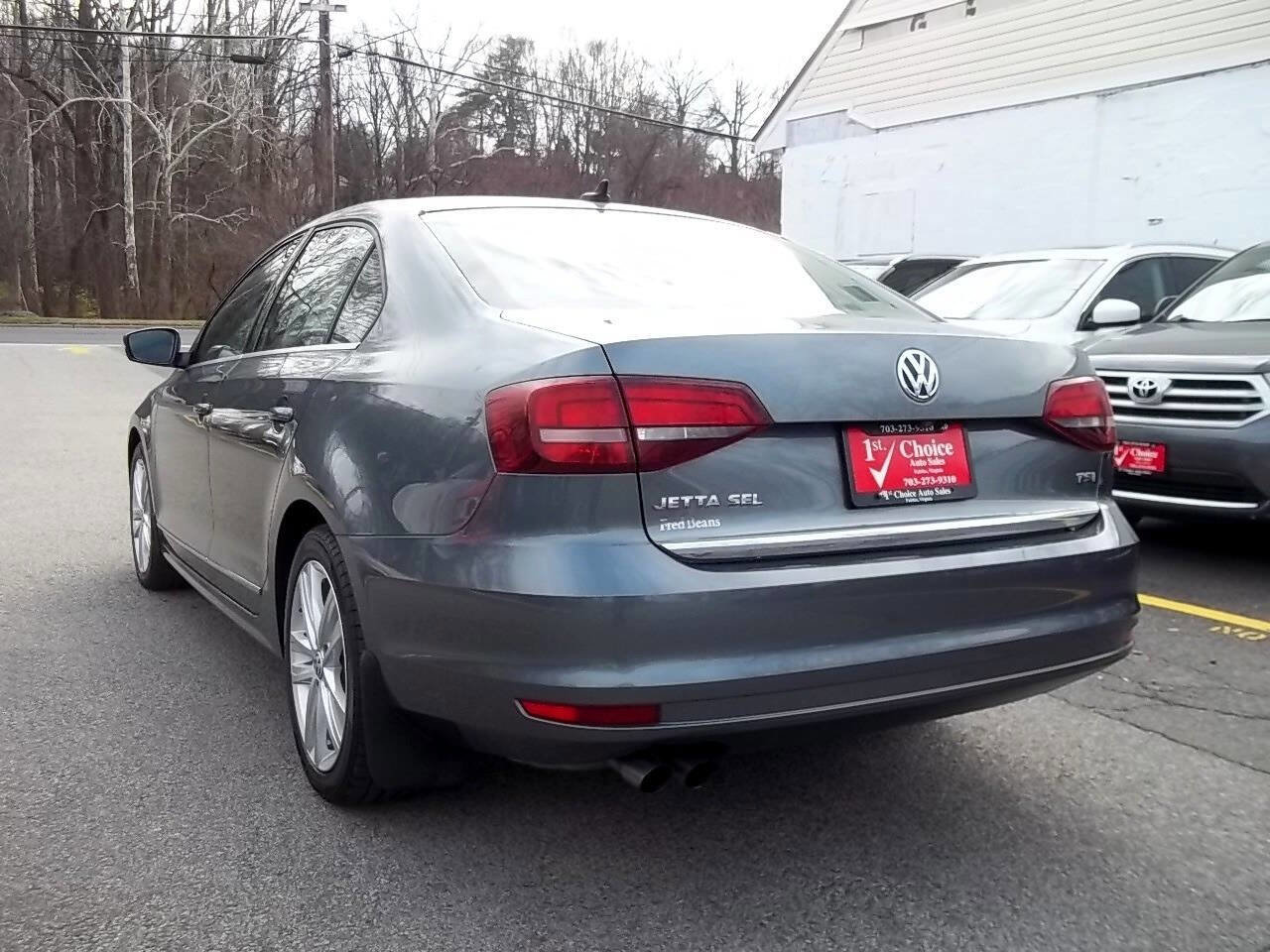 Used 2017 Volkswagen Jetta SEL Premium image 3