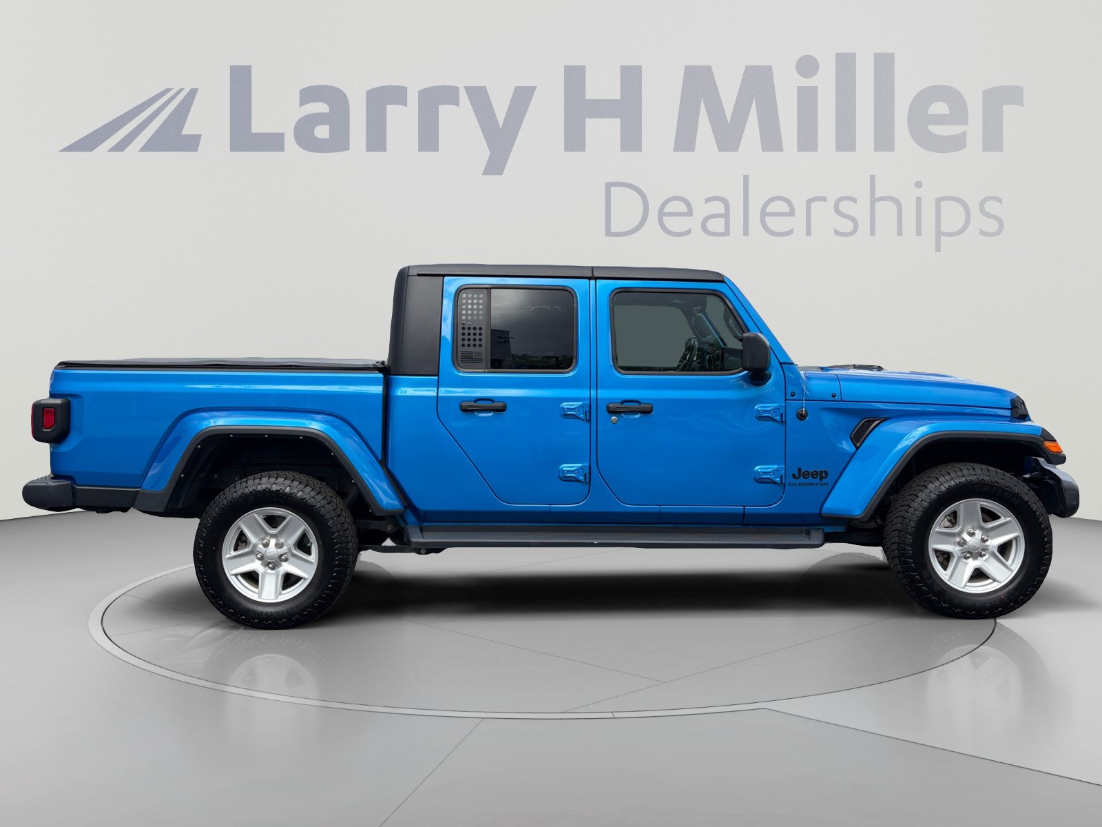 Used 2022 Jeep Gladiator Sport AWD/4WD image 6