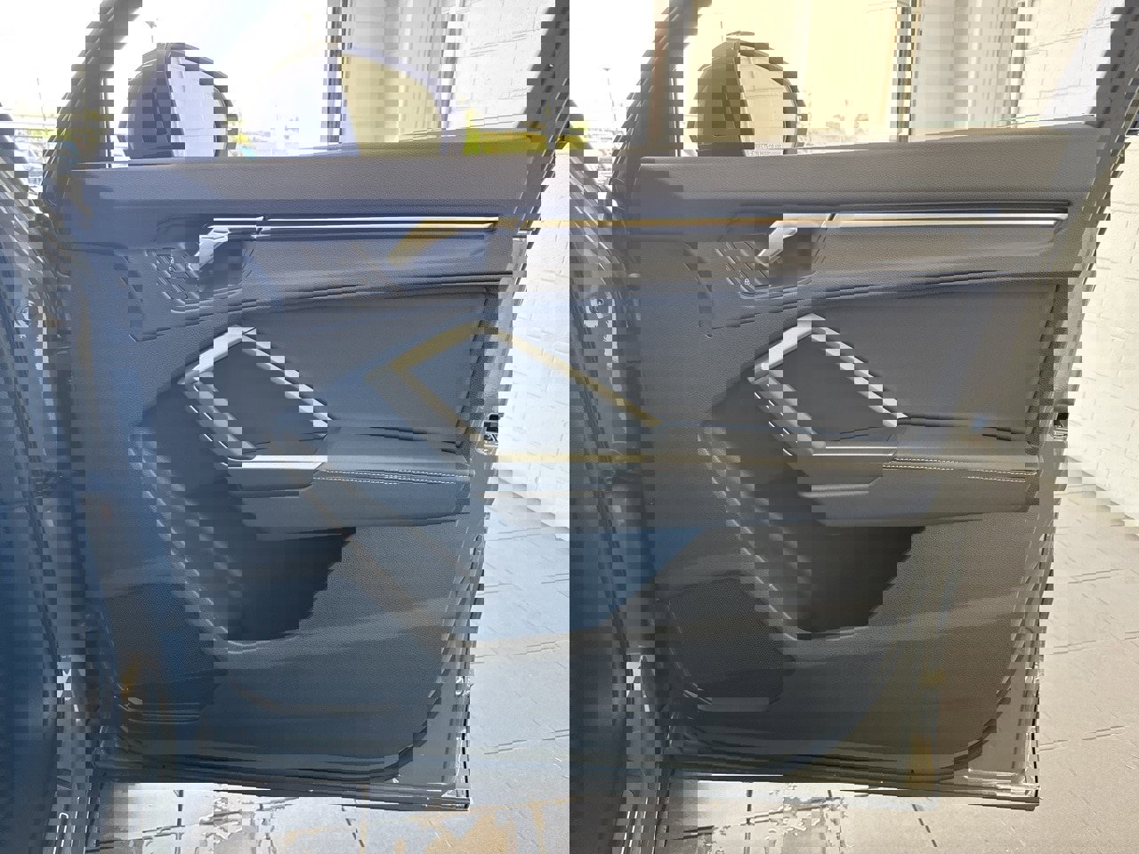 New 2025 Audi Q3 2.0T Premium image 56