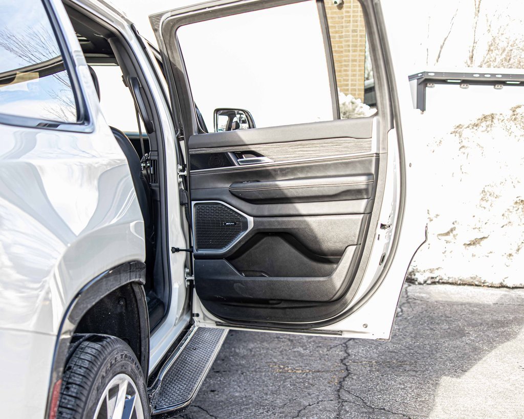 Used 2022 Jeep Wagoneer Series II w/ Premium Group I image 40