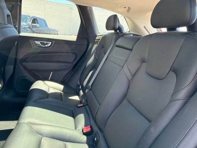 Used 2018 Volvo XC60 T5 Momentum w/ Vision Package AWD/4WD image 23