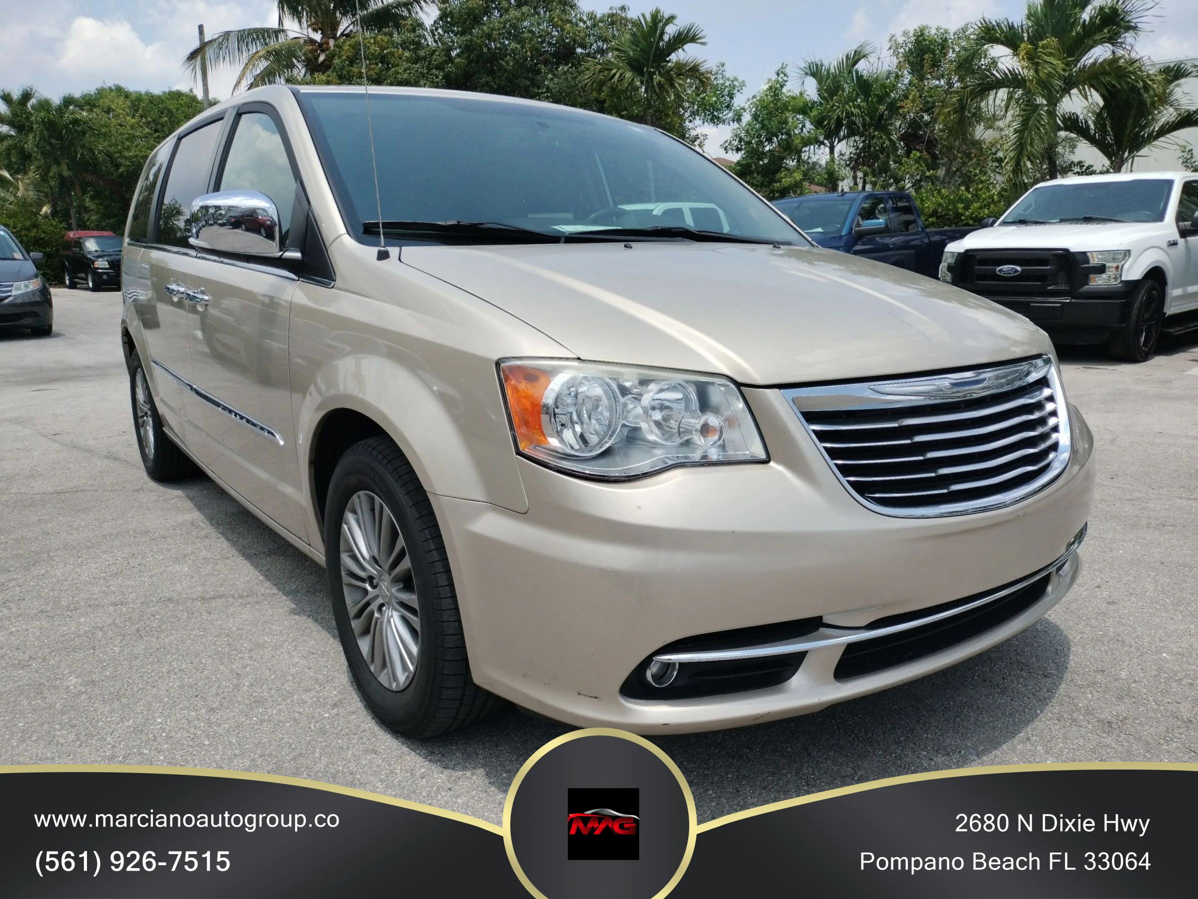 Used 2014 Chrysler Town & Country Touring-L w/ Driver Convenience Group
