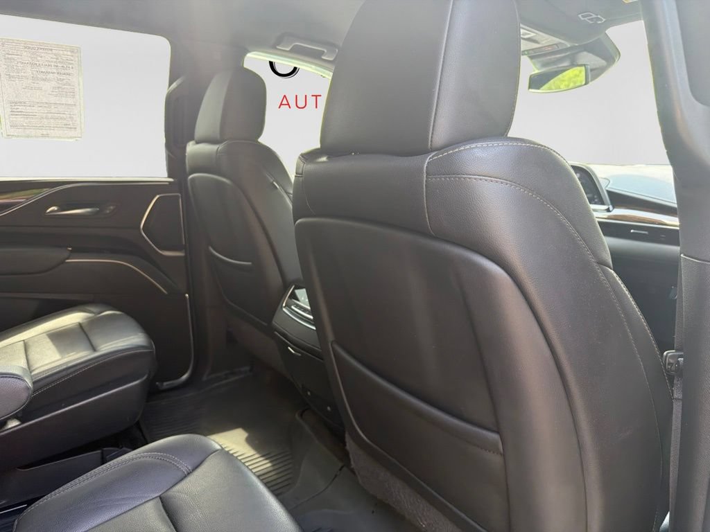 Used 2022 Cadillac Escalade Luxury AWD/4WD image 19