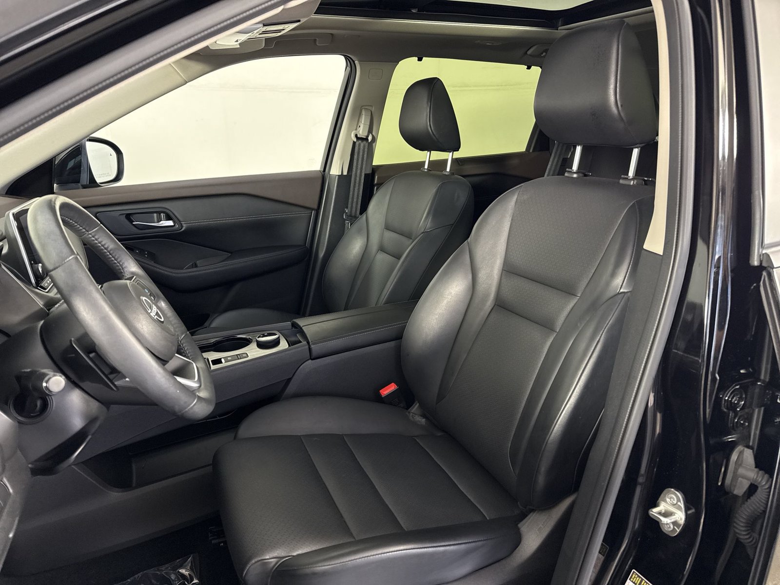 Certified 2023 Nissan Rogue SV w/ SV Premium B Package AWD/4WD image 22