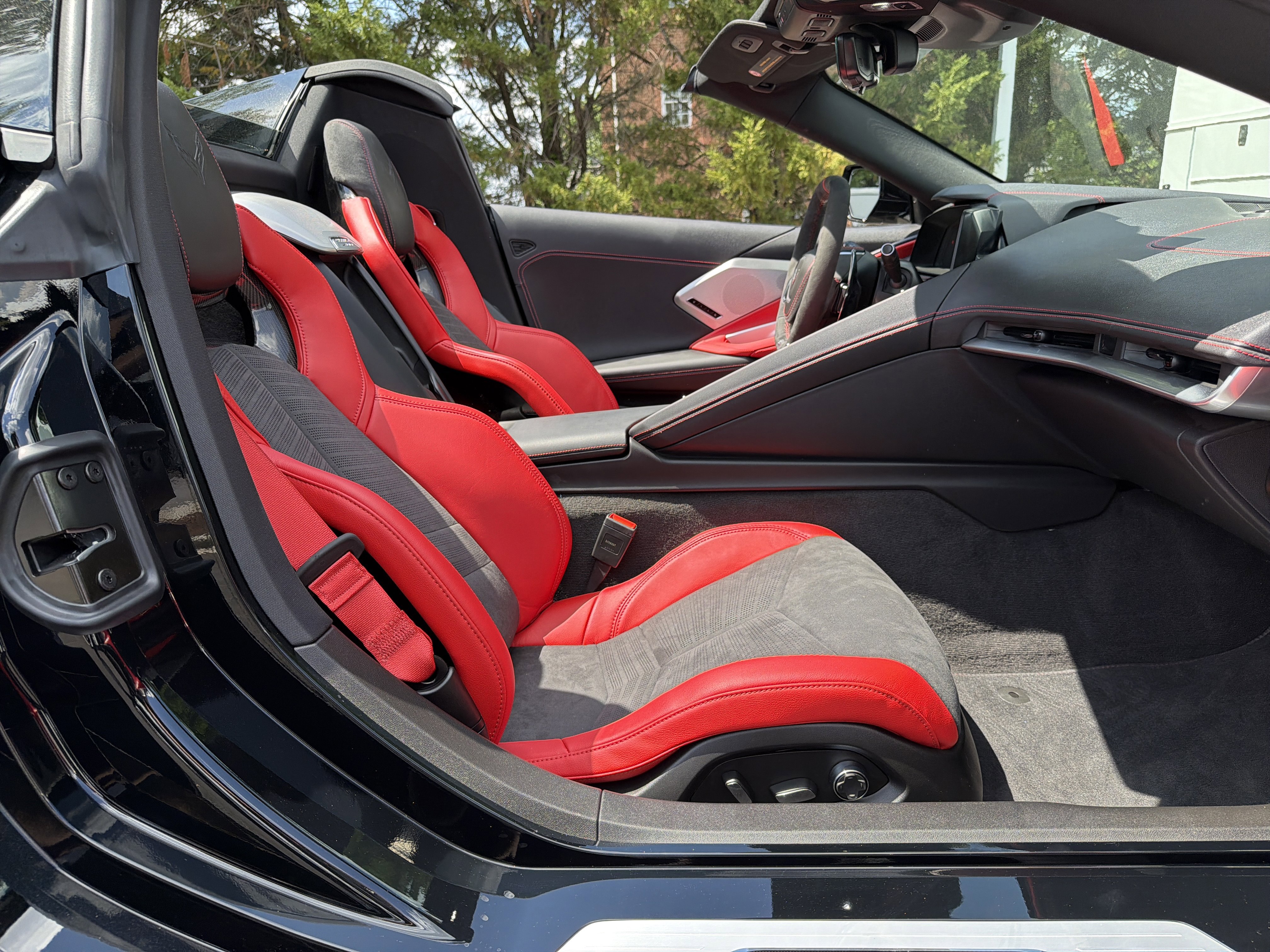 Used 2025 Chevrolet Corvette Z06 RWD image 34