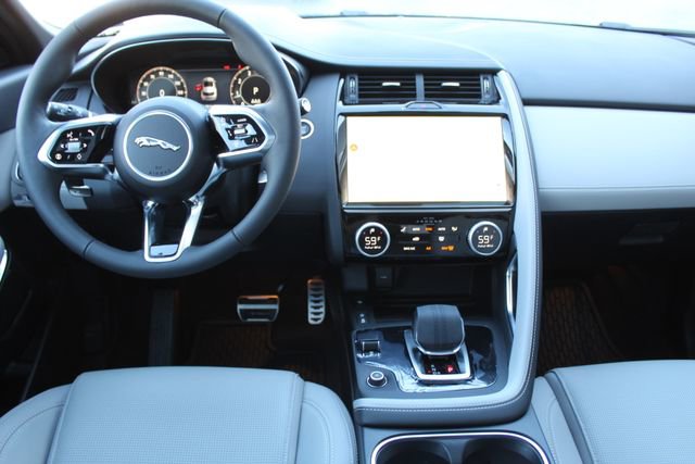 Used 2024 Jaguar E-PACE R-Dynamic SE image 4