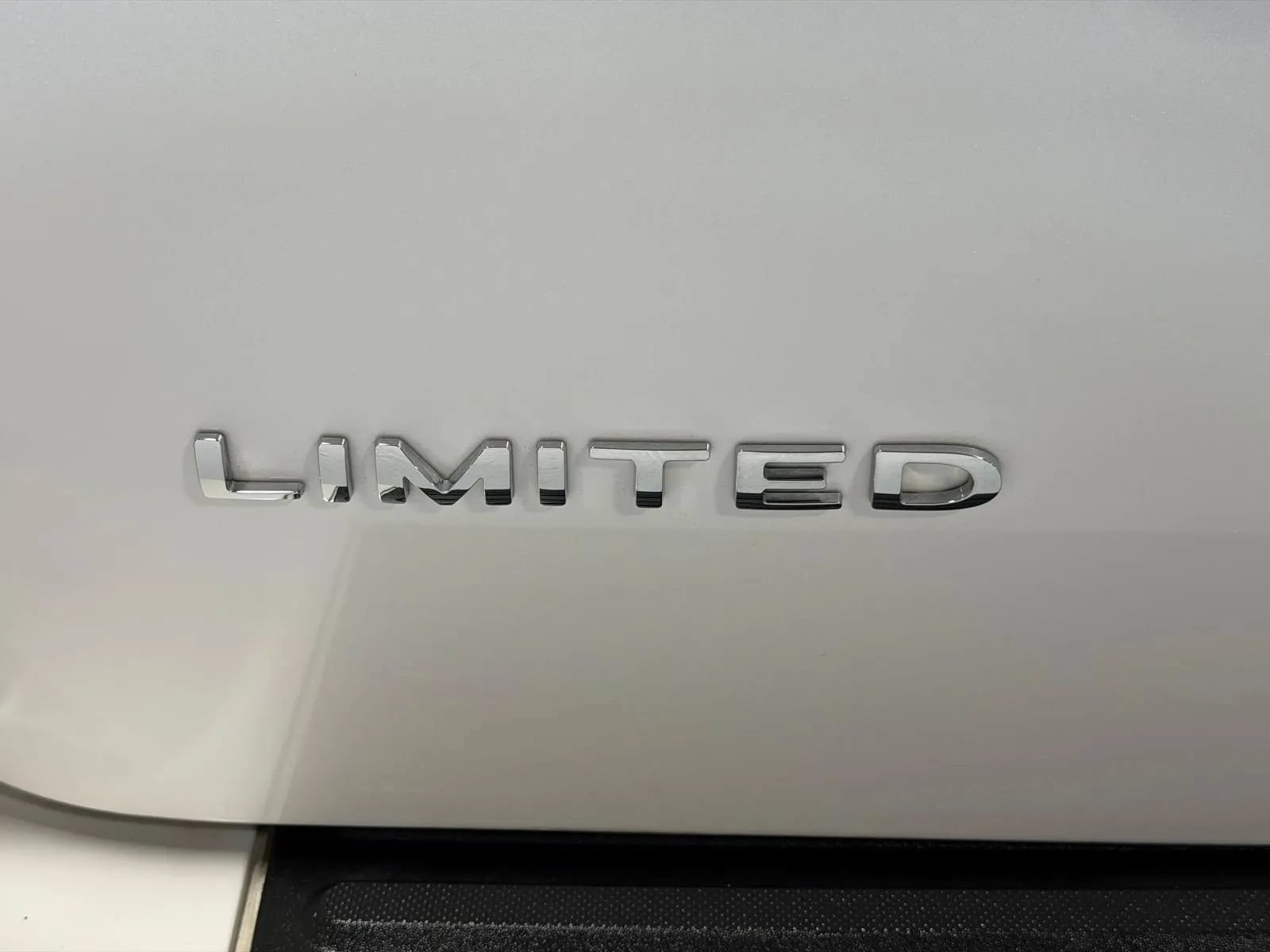 Used 2017 Ford Expedition Limited w/ Equipment Group 301A AWD/4WD image 12