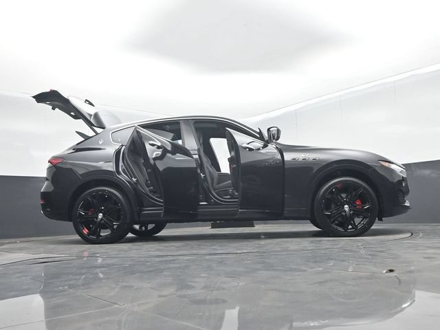 Used 2023 Maserati Levante GT AWD/4WD image 77