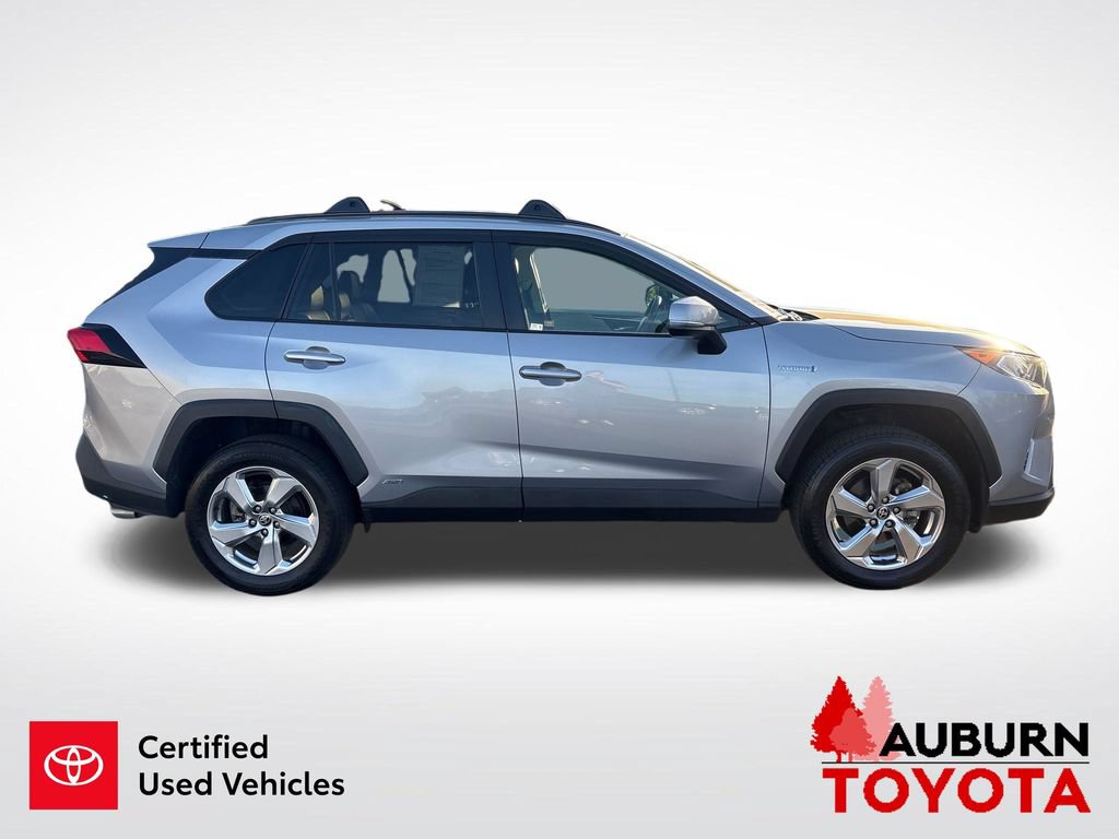 Certified 2021 Toyota RAV4 XLE Premium AWD/4WD image 9