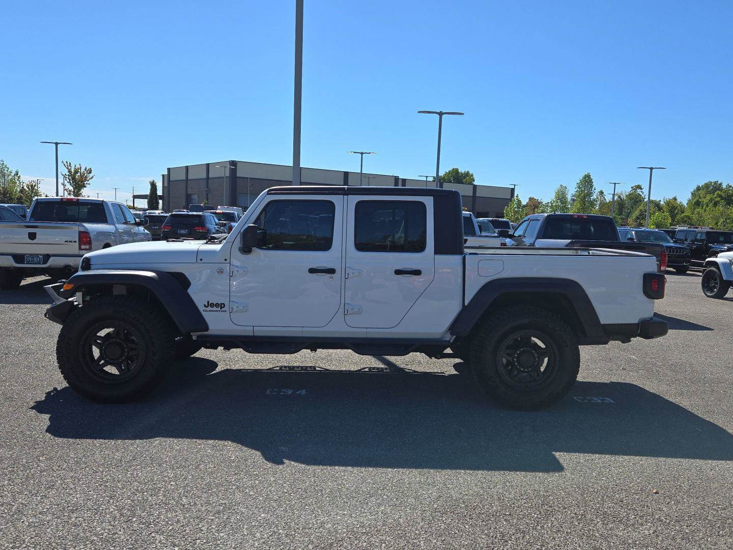 Used 2020 Jeep Gladiator Sport w/ Quick Order Package 24S AWD/4WD image 4