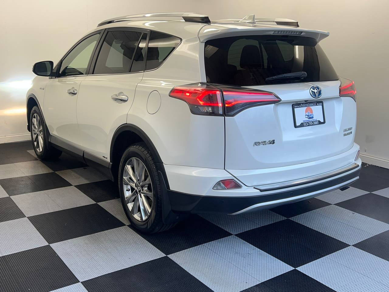 Used 2016 Toyota RAV4 Limited image 4