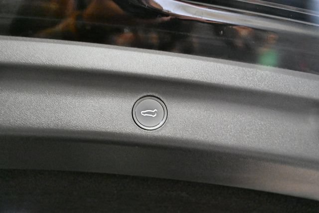 Used 2022 Tesla Model Y Long Range AWD/4WD image 52