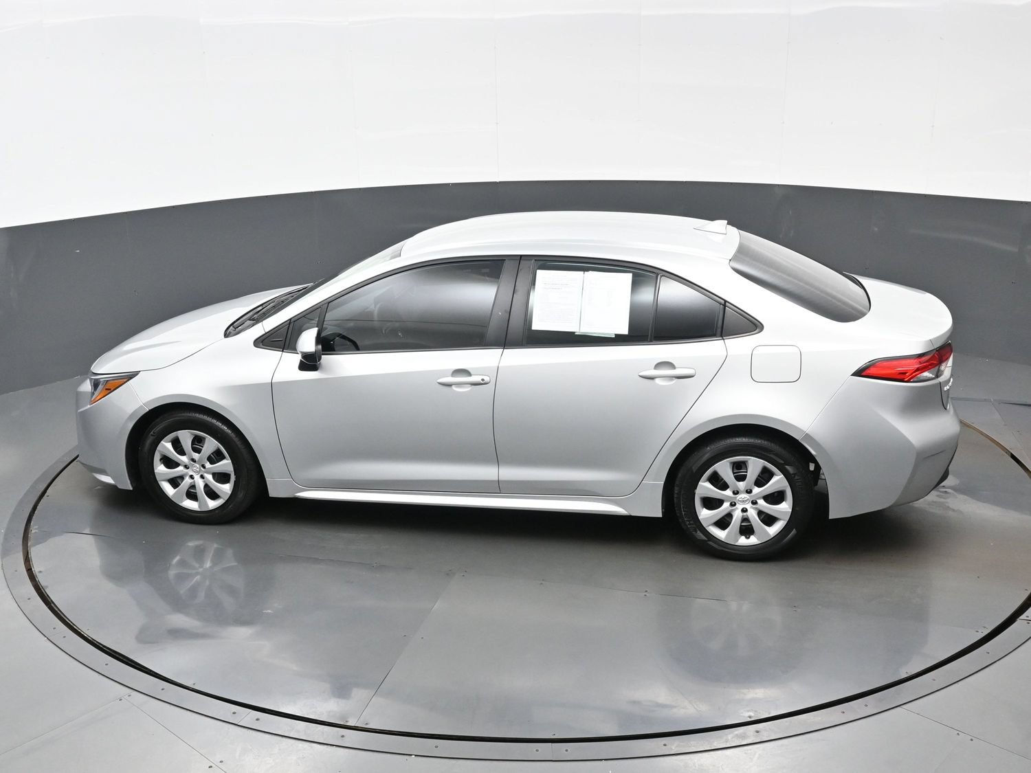 Used 2024 Toyota Corolla LE FWD image 34