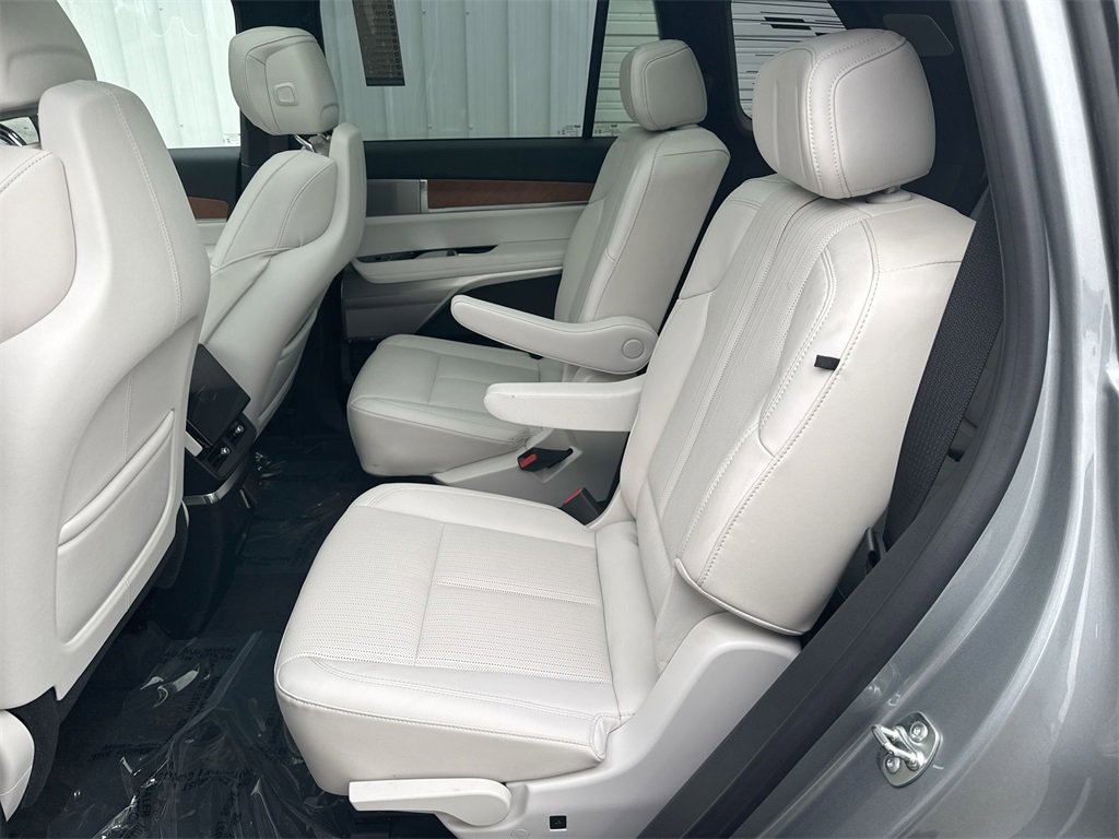 Used 2026 Cadillac Vistiq Sport image 28