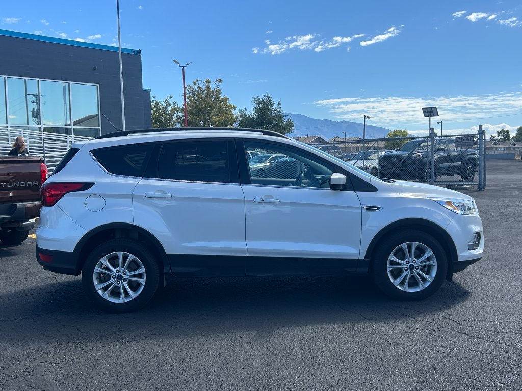 Used 2019 Ford Escape SEL AWD/4WD image 2
