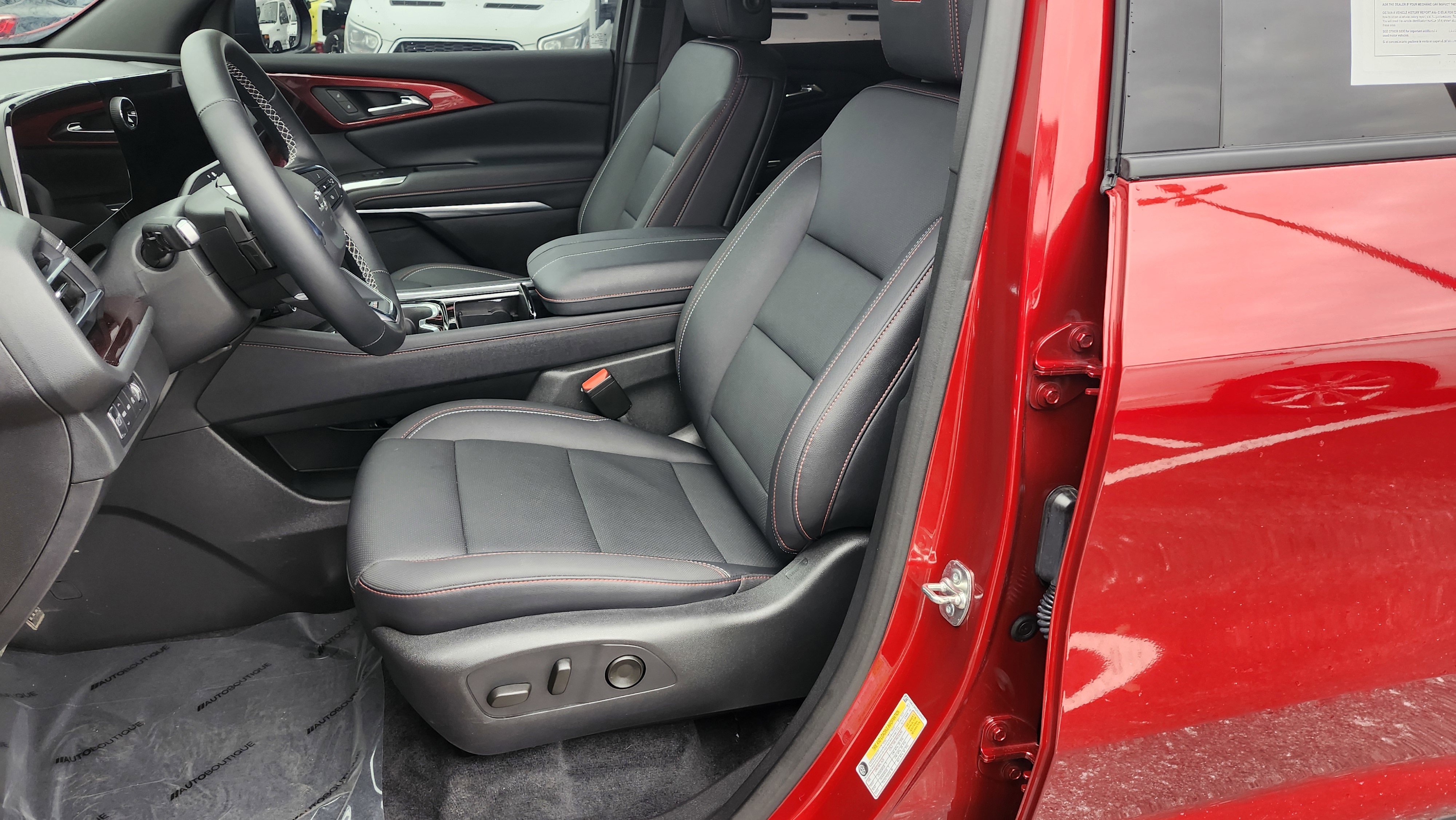 Used 2025 Chevrolet Traverse Z71 w/ LPO, Floor Liner Package image 27