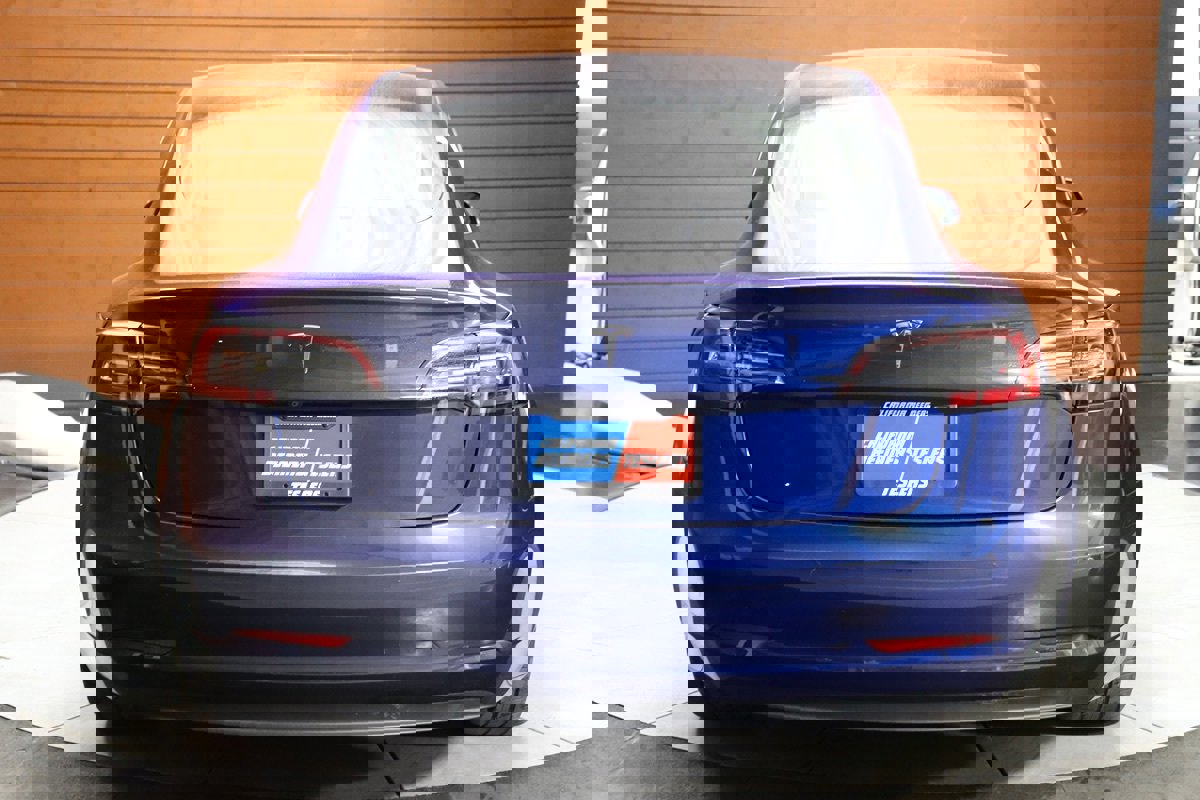 Used 2022 Tesla Model 3 Standard Range image 12
