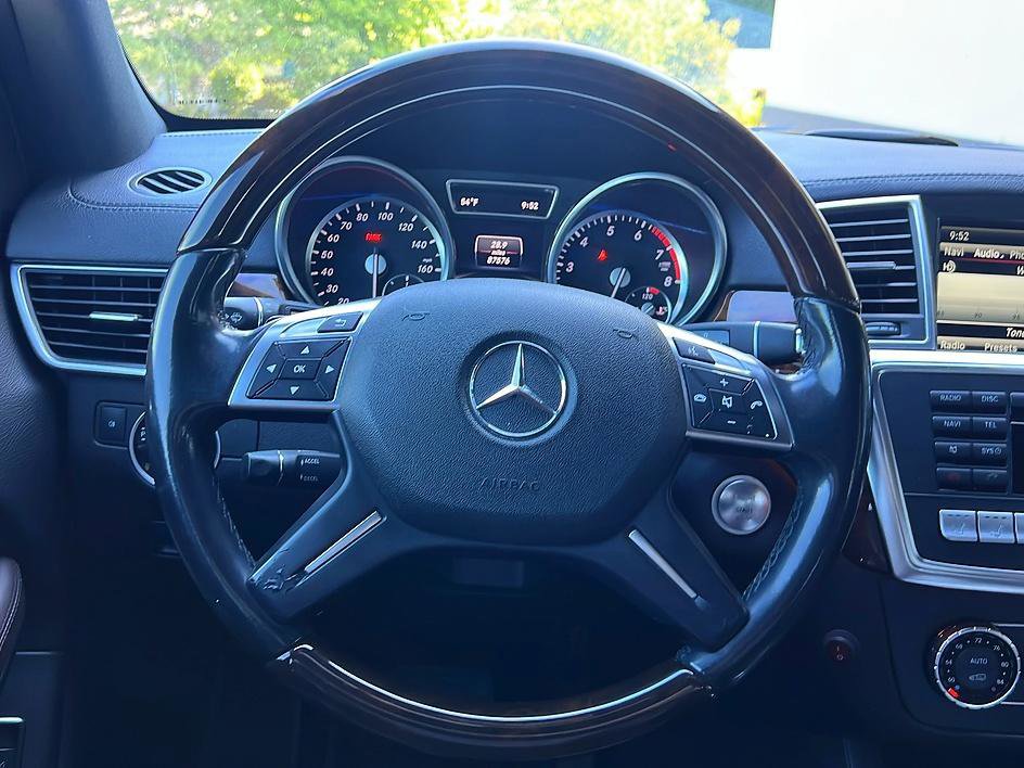 Used 2014 Mercedes-Benz GL 450 4MATIC w/ Appearance Package image 13