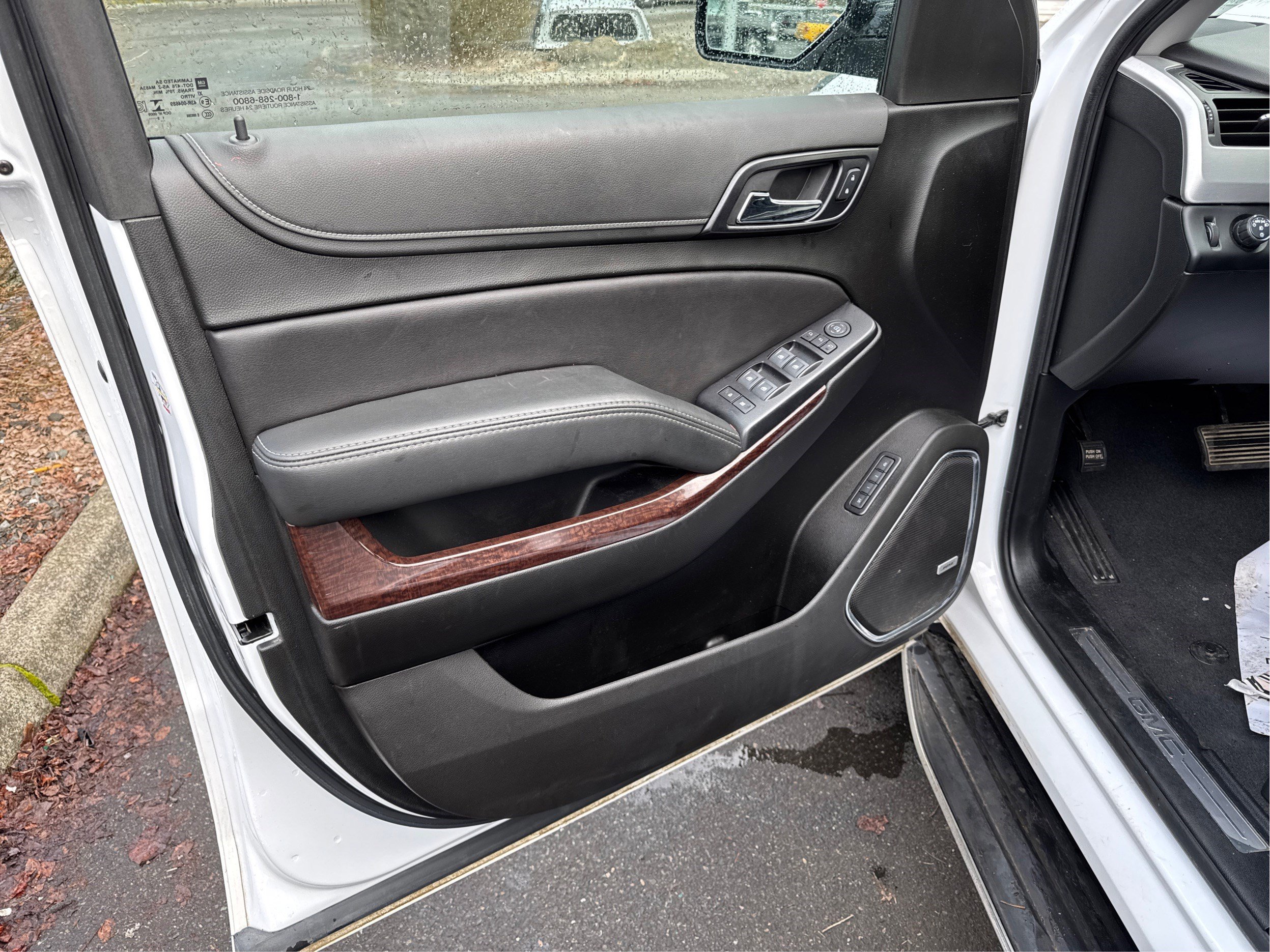 Used 2020 GMC Yukon XL SLT w/ HD Trailering Package image 19