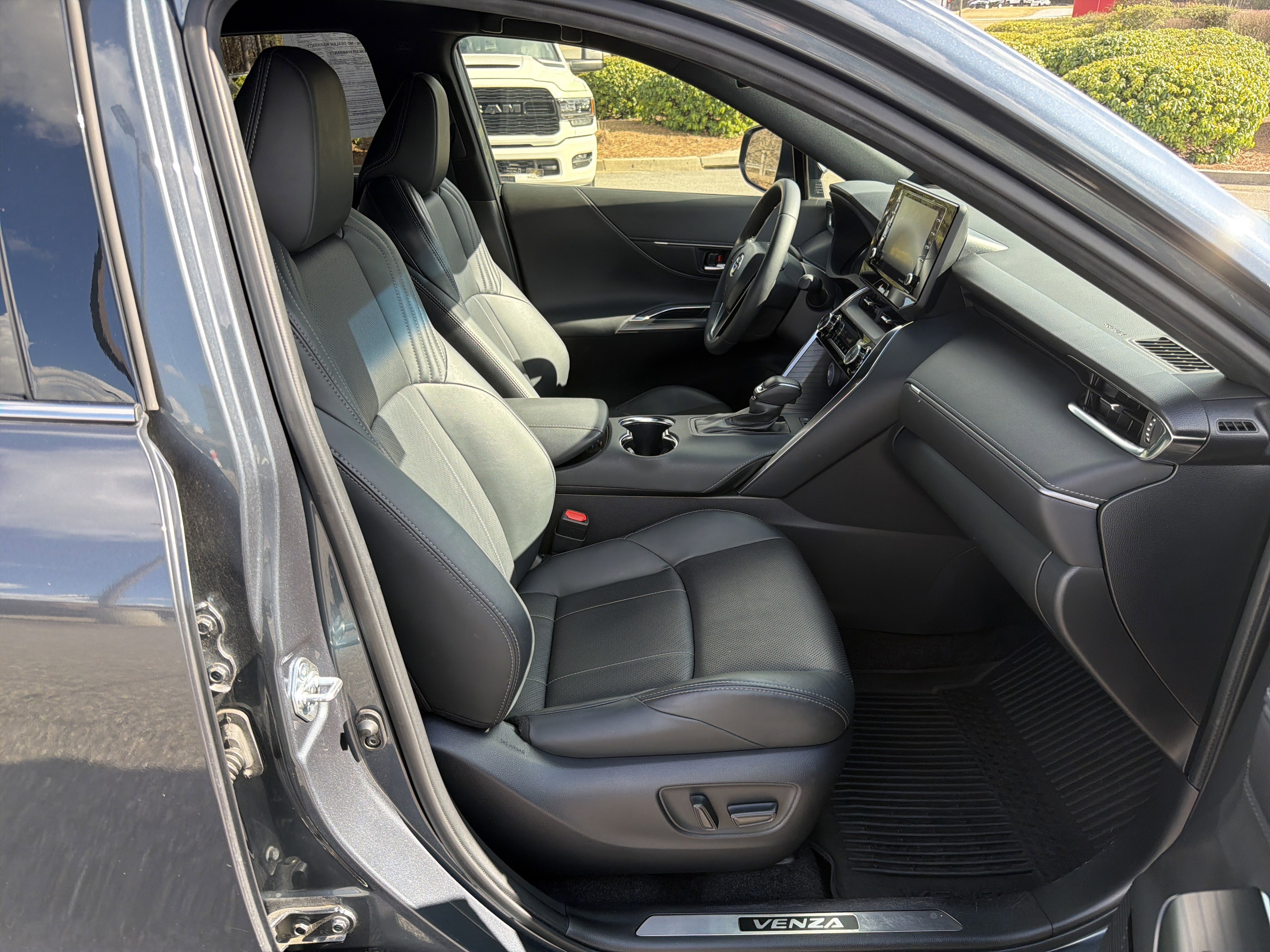 Certified 2021 Toyota Venza XLE w/ Softex Package image 26
