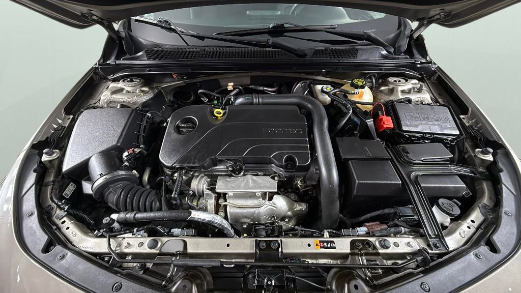 Used 2022 Chevrolet Malibu LT FWD image 35