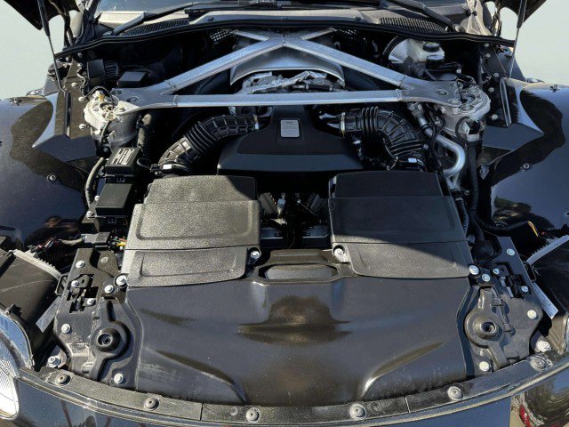 Used 2022 Aston Martin V8 Vantage Roadster image 46