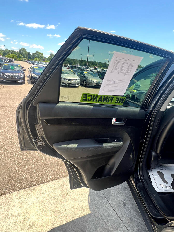 Used 2014 Kia Sorento LX image 12