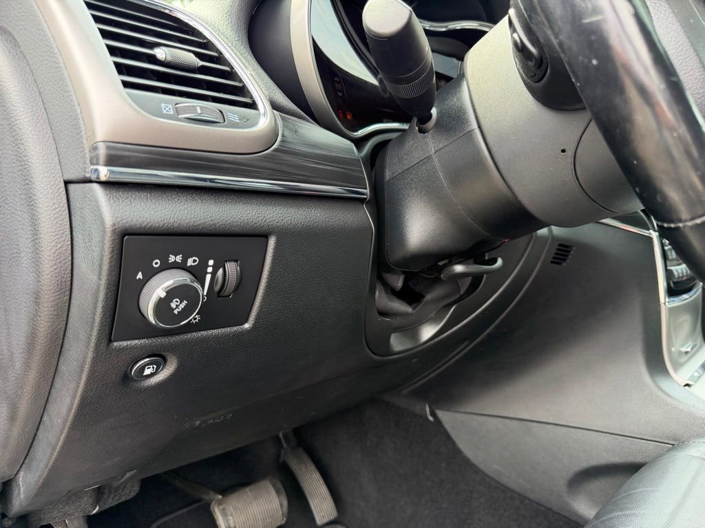 Used 2020 Jeep Grand Cherokee Limited AWD/4WD image 14