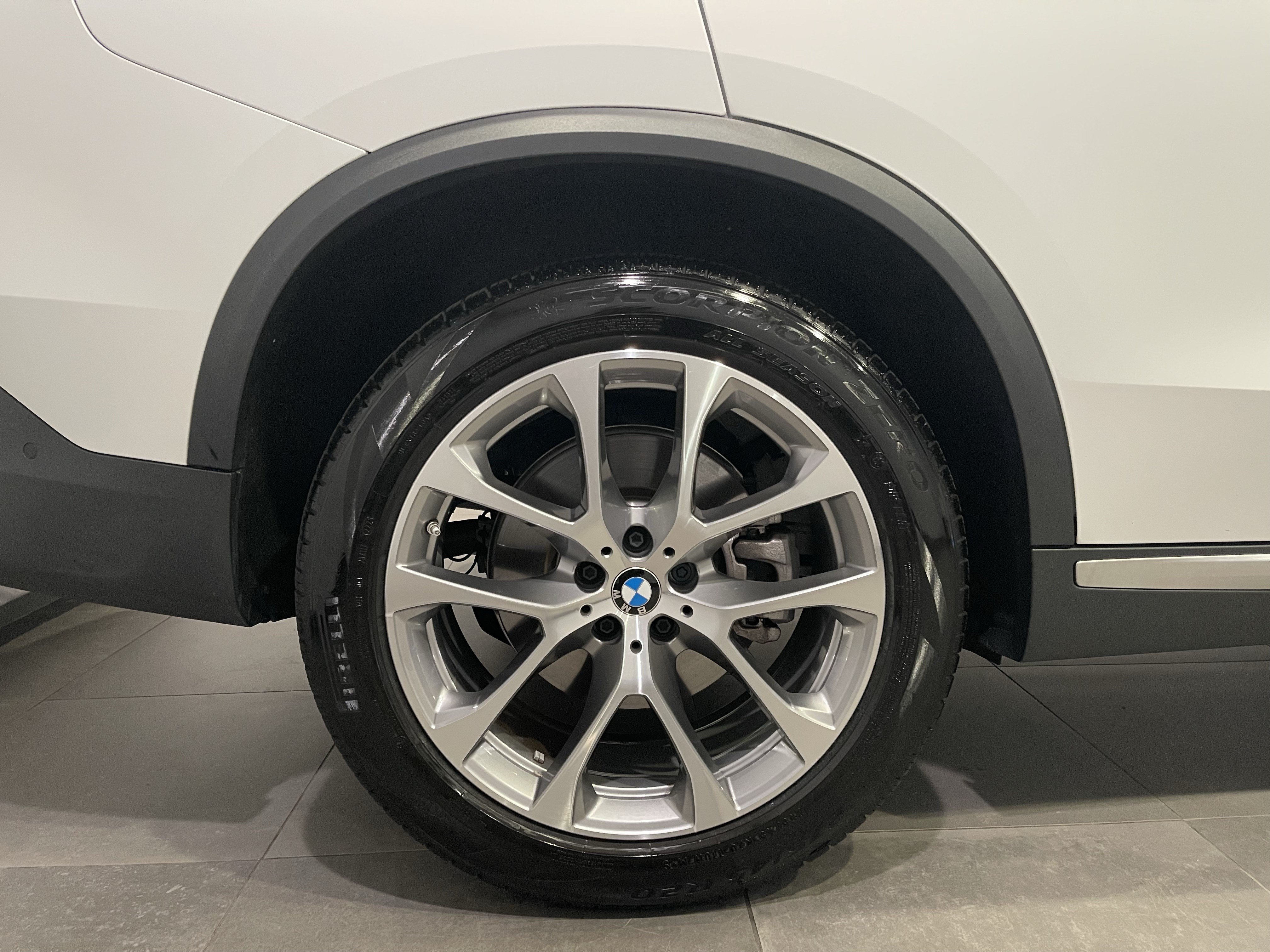 Used 2026 BMW X5 xDrive40i w/ Premium Package AWD/4WD image 10